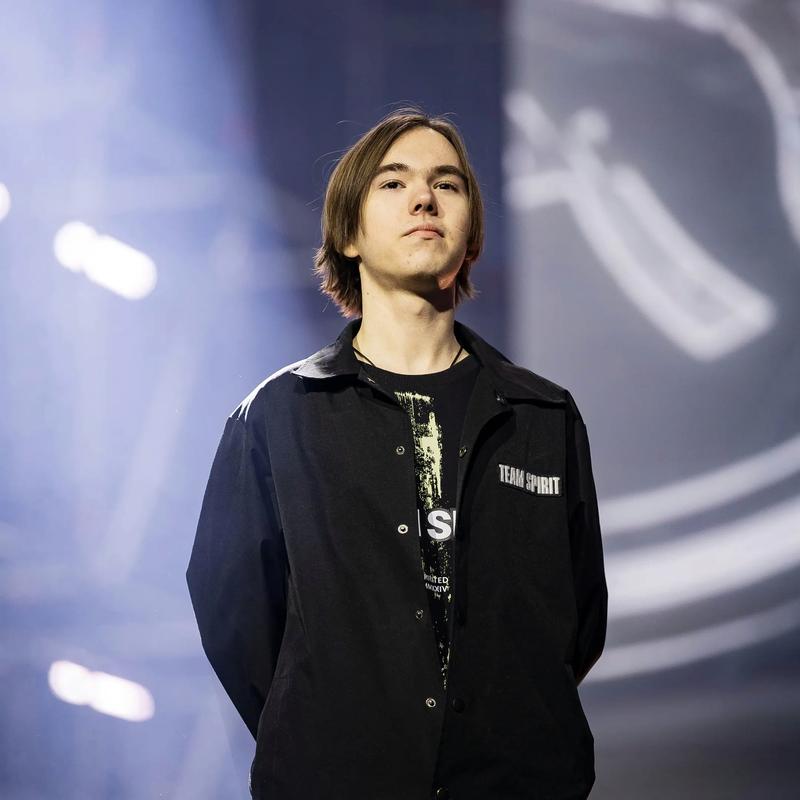 Thorin：若s1mple考虑步枪手，他可以去比如NAVI、G2和FaZe