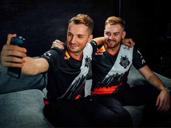 结束了他的六年 JD Gaming 职业生涯！官方：打野 Kanavi 今天离队！